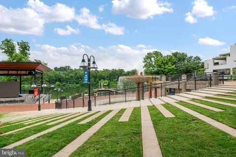 $385,000 | 5824 Wyndham Circle, Unit 102, Columbia, MD 21044