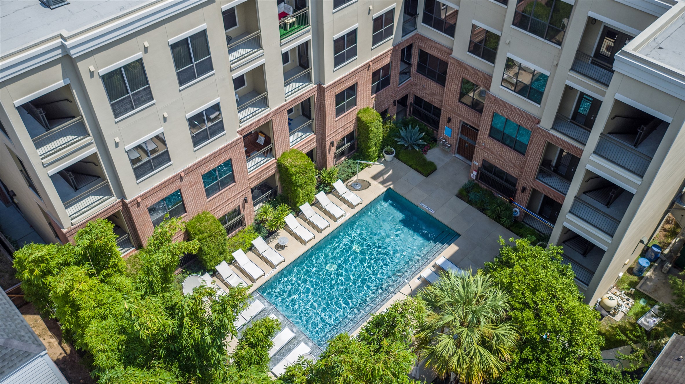 2727 Brazos Street, Unit 7 Houston, TX 77006 - Photo 11 of 19 This is one of 2 pools in this boutique property spread out over 5 buildings.
