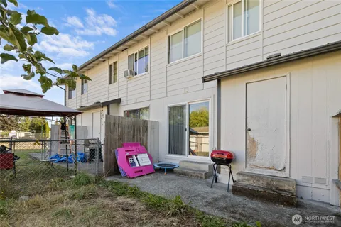 $990,000 | 429 37th Street Southeast, Auburn, WA 98002