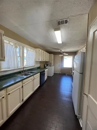 $1,400 | 642 Robinson Place, Shreveport, LA 71104