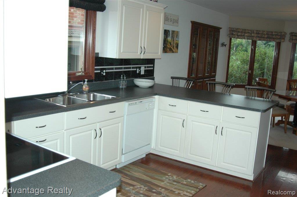 33005 Sutton Road New Baltimore, MI 48047 - Photo 16 of 26 DSC_0578 (Copy).JPG