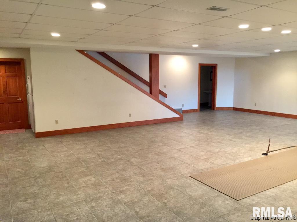 6372 Irwin Bridge Road Pleasant Plains, IL 62677 - Photo 24 of 32 Gallery Image 24
