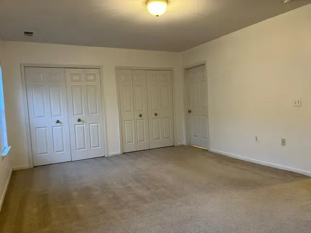 $2,100 | 2652 South Knightsbridge Circle, Ann Arbor, MI 48105