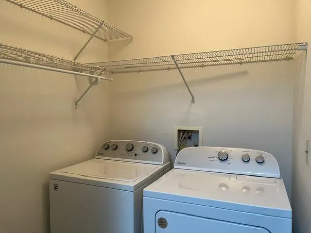 $2,100 | 2652 South Knightsbridge Circle, Ann Arbor, MI 48105