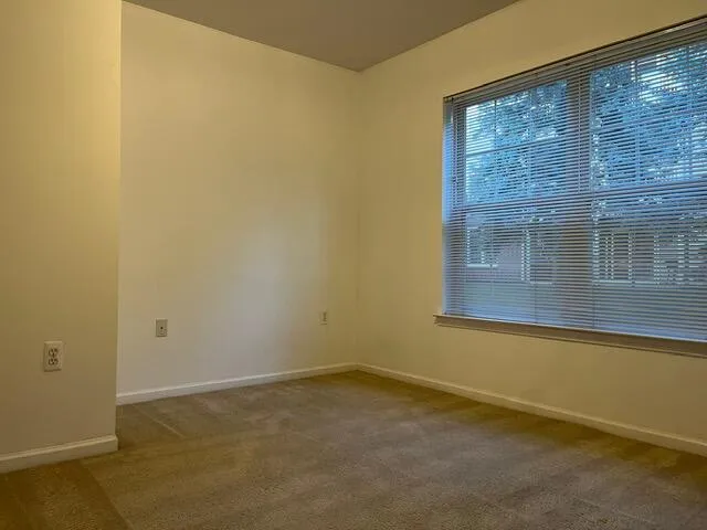 $2,100 | 2652 South Knightsbridge Circle, Ann Arbor, MI 48105