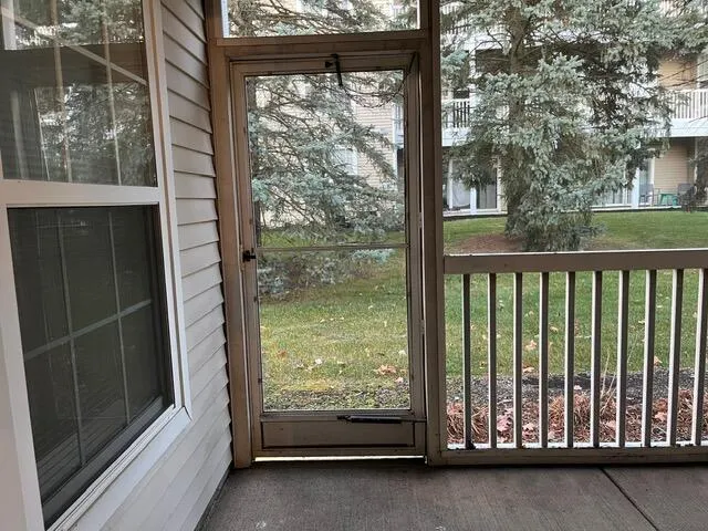 $2,100 | 2652 South Knightsbridge Circle, Ann Arbor, MI 48105