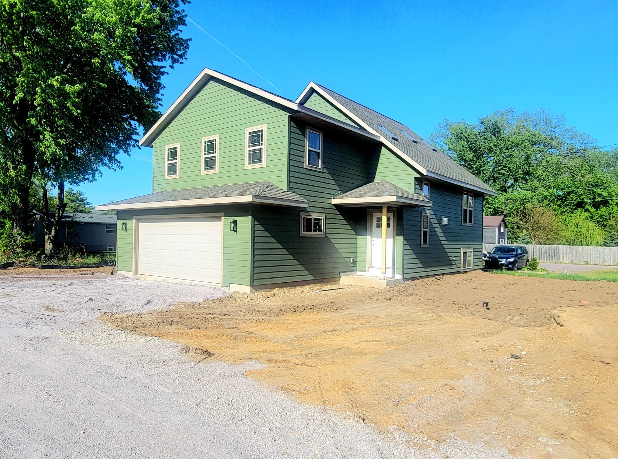 148 Shaw Baraboo, WI 53913 - Photo 1 of 11