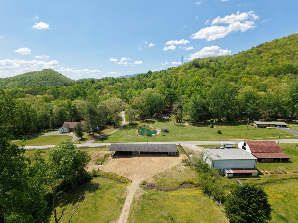 136 Gibson Road Andrews, NC 28901 - Photo 7 of 68