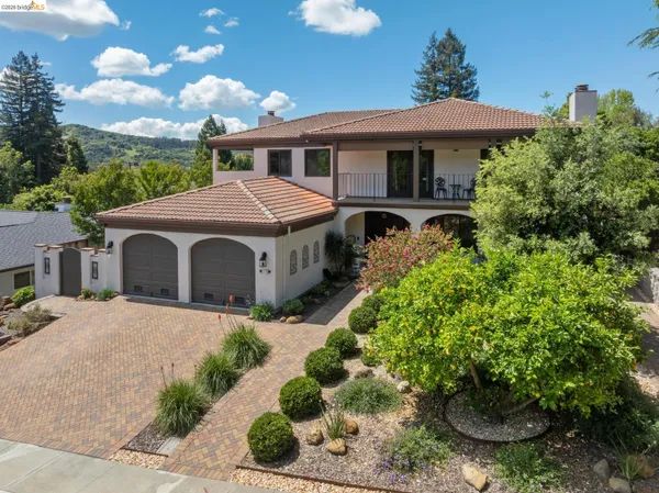 $1,025,000 | 15 Dias Court, El Sobrante, CA 94803