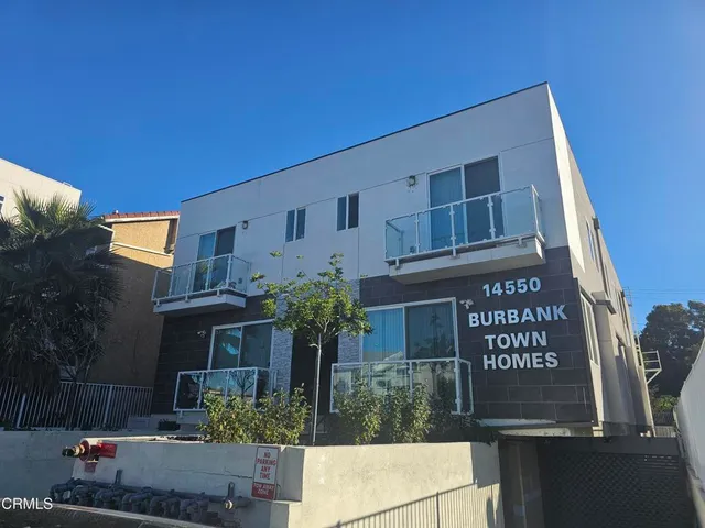 $2,650 | 14550 Burbank Boulevard, Unit 105, Sherman Oaks, CA 91411