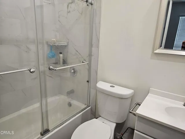 $2,650 | 14550 Burbank Boulevard, Unit 105, Sherman Oaks, CA 91411