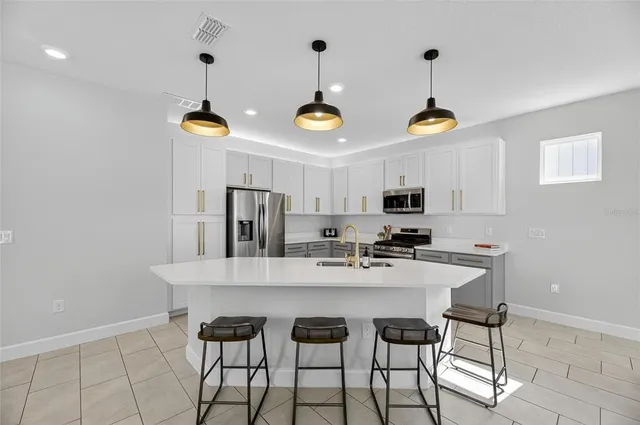 $2,900 | 324 Black Rock Lane, Apollo Beach, FL 33572