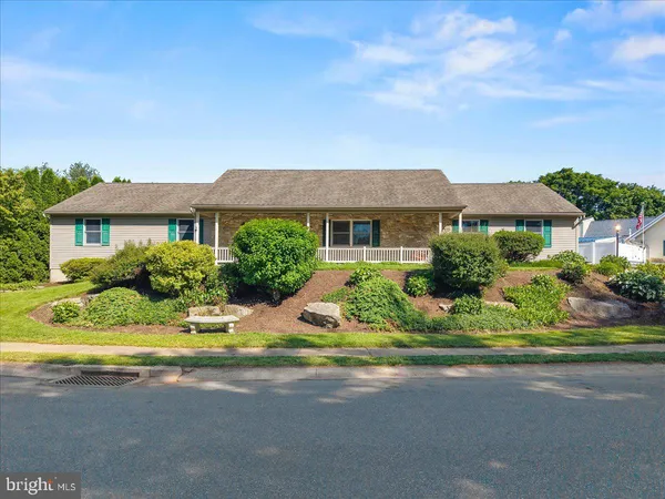 $379,900 | 1248 Hereford Drive, Columbia, PA 17512