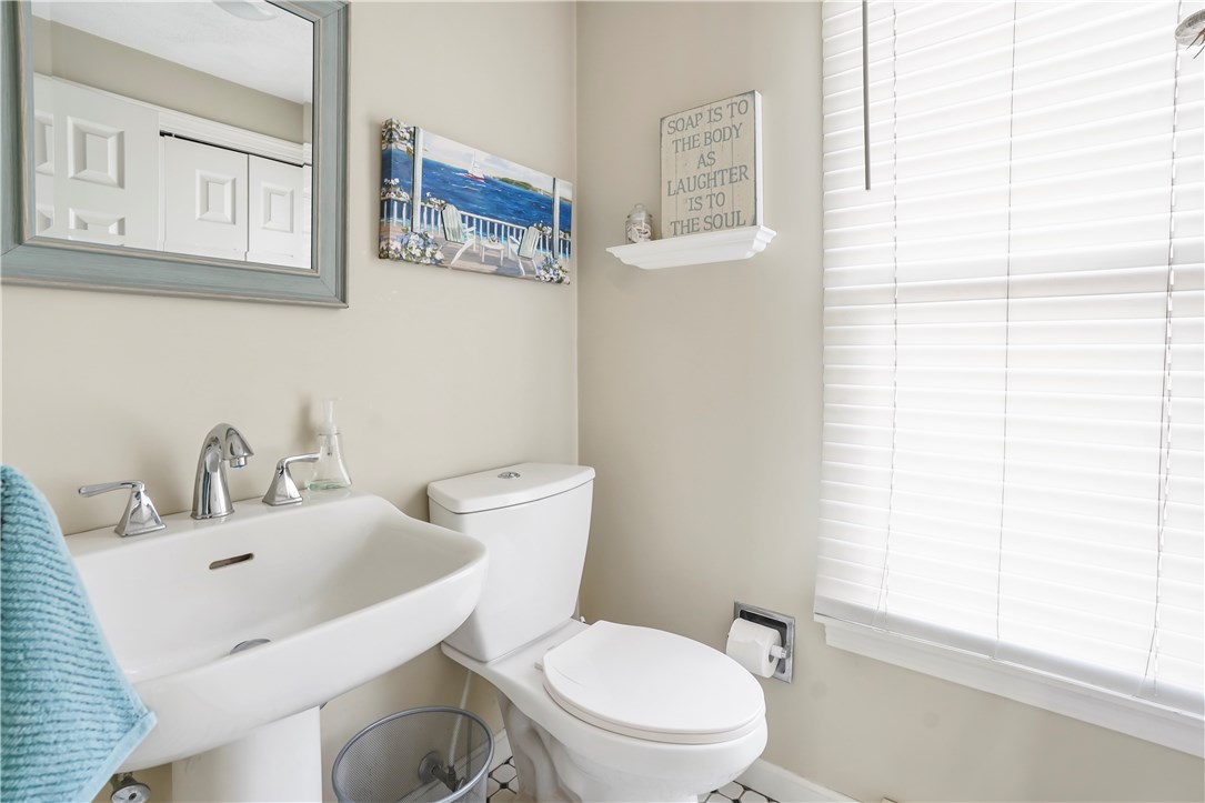 161 West Shore Road, Unit C4 Warwick, RI 02889 - Photo 8 of 14 1st floor half bath