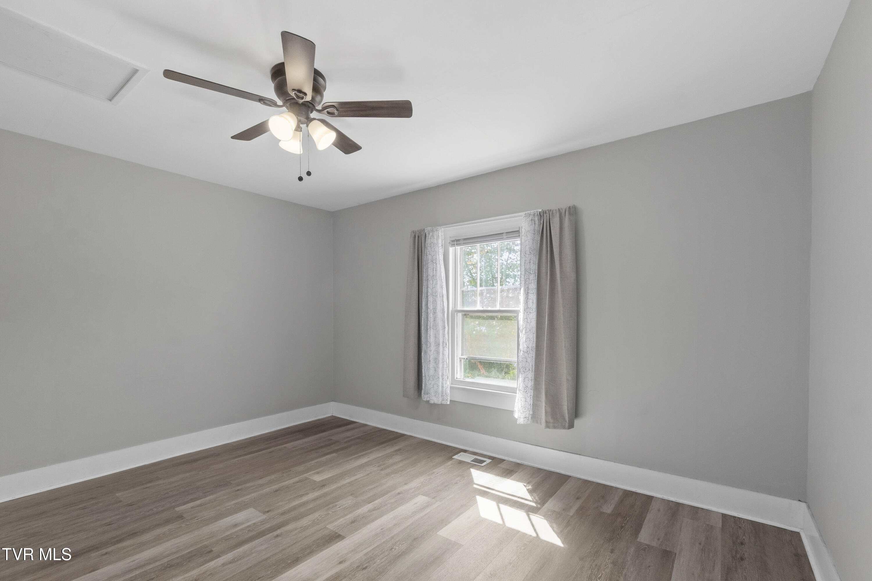 113 West Barton Ridge Road Greeneville, TN 37743 - Photo 16 of 35 DSC05901