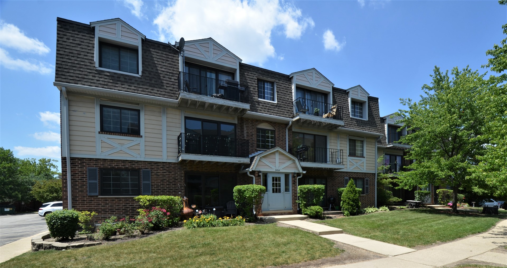 3262 Sanders Road, Unit 8C, Northbrook, IL 60062 Compass