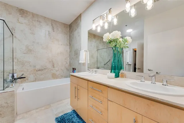 $3,500 | 4111 Gilbert Avenue, Unit 212, Dallas, TX 75219