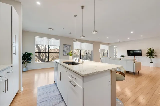 $3,500 | 4111 Gilbert Avenue, Unit 212, Dallas, TX 75219