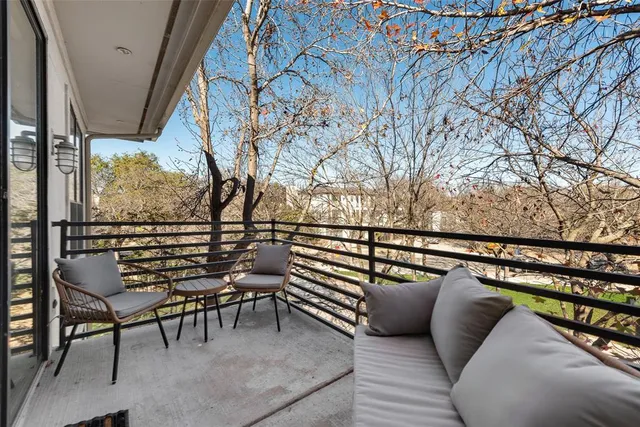 $3,500 | 4111 Gilbert Avenue, Unit 212, Dallas, TX 75219