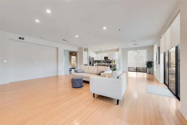 $3,500 | 4111 Gilbert Avenue, Unit 212, Dallas, TX 75219