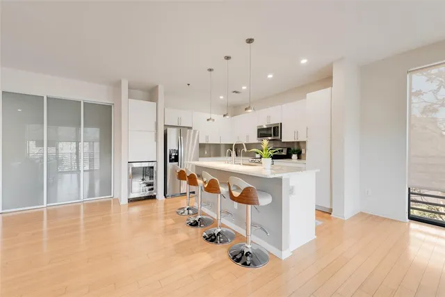 $3,500 | 4111 Gilbert Avenue, Unit 212, Dallas, TX 75219