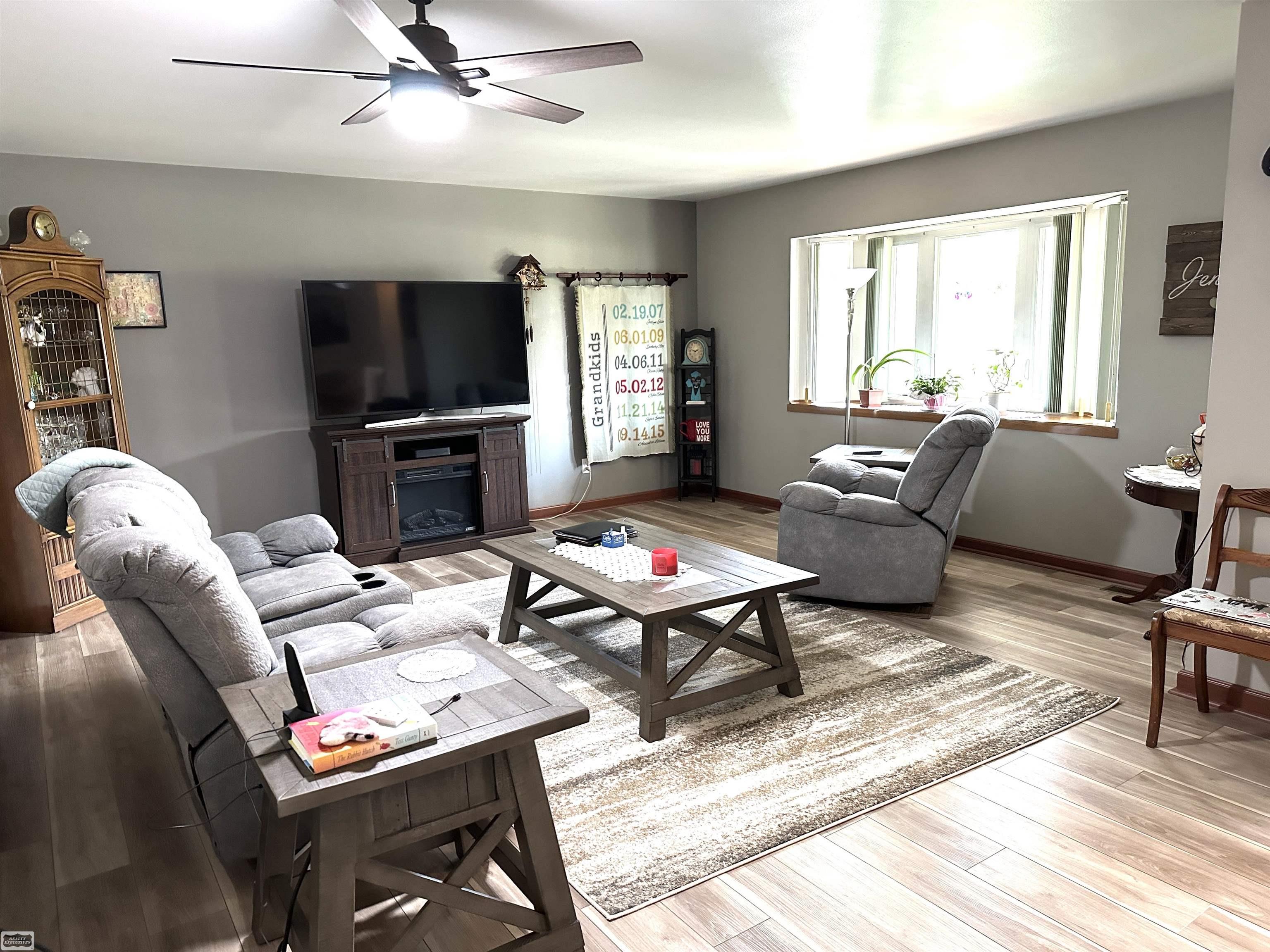 3070 South Boulevard Rochester, MI 48309 - Photo 11 of 22 50139560-71888ad3-3084-4123-8db1-0f31281e7778.JPG