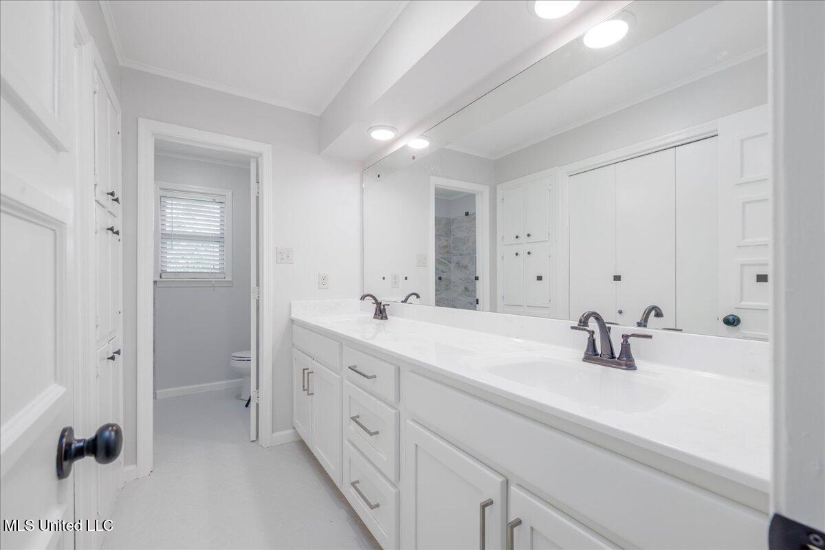 7485 Highway 4 Senatobia, MS 38668 - Photo 17 of 31 20-main bath