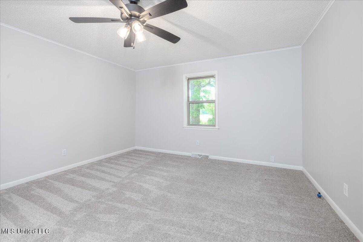 7485 Highway 4 Senatobia, MS 38668 - Photo 21 of 31 26-primary bedroom