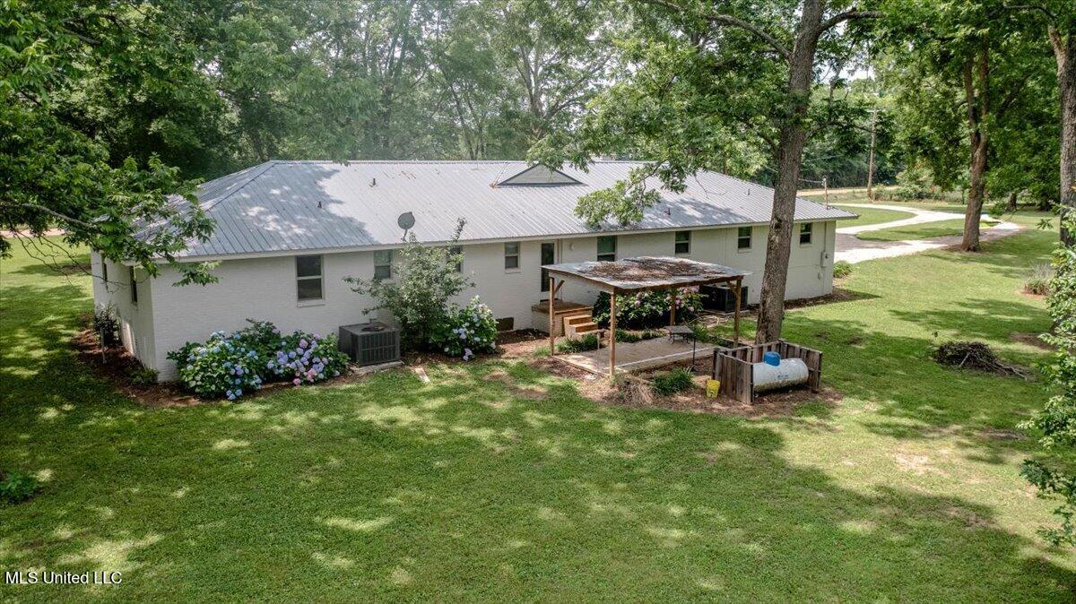 7485 Highway 4 Senatobia, MS 38668 - Photo 25 of 30 03-aerial Back