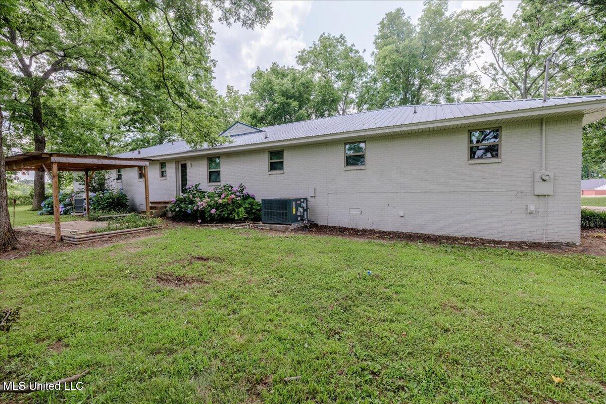 7485 Highway 4 Senatobia, MS 38668 - Photo 28 of 31 31-back
