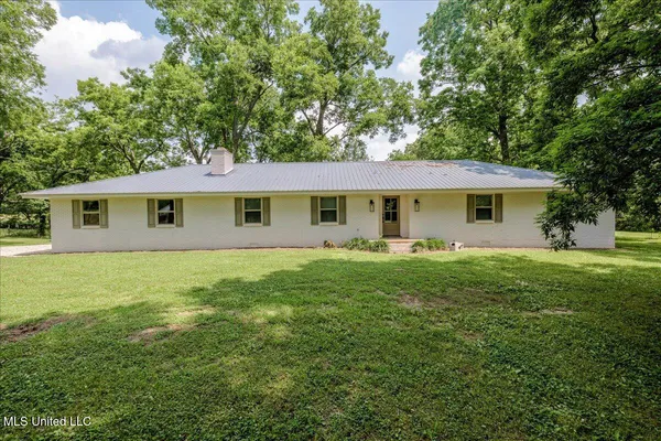 $339,000 | 7485 Highway 4, Senatobia, MS 38668