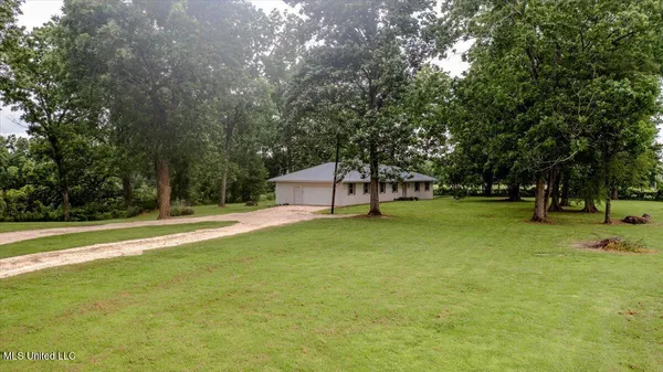 $339,000 | 7485 Highway 4, Senatobia, MS 38668