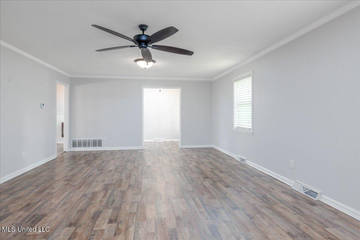7485 Highway 4 Senatobia, MS 38668 - Photo 9 of 31 17-living room