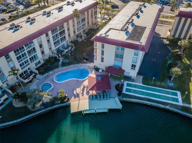 $3,900 | 105 Island Way, Unit 146, Clearwater Beach, FL 33767