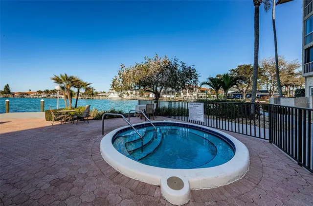 $3,900 | 105 Island Way, Unit 146, Clearwater Beach, FL 33767