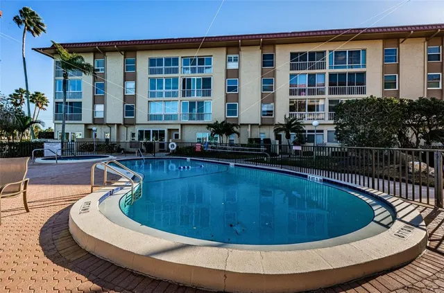 $3,900 | 105 Island Way, Unit 146, Clearwater Beach, FL 33767