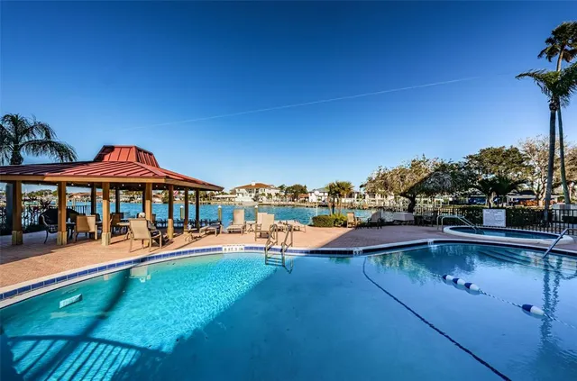 $3,900 | 105 Island Way, Unit 146, Clearwater Beach, FL 33767