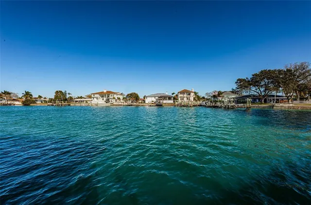 $3,900 | 105 Island Way, Unit 146, Clearwater Beach, FL 33767