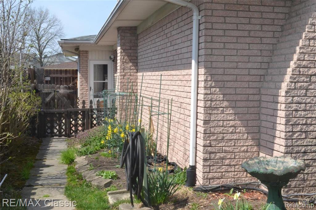 5708 Wedgewood Road Canton, MI 48187 - Photo 6 of 35