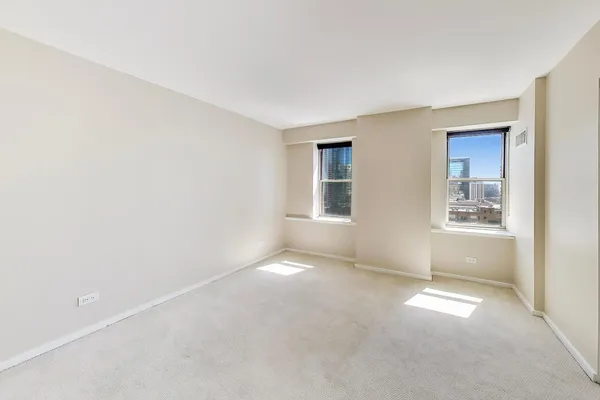 $339,900 | 40 East 9th Street, Unit 1601, Chicago, IL 60605