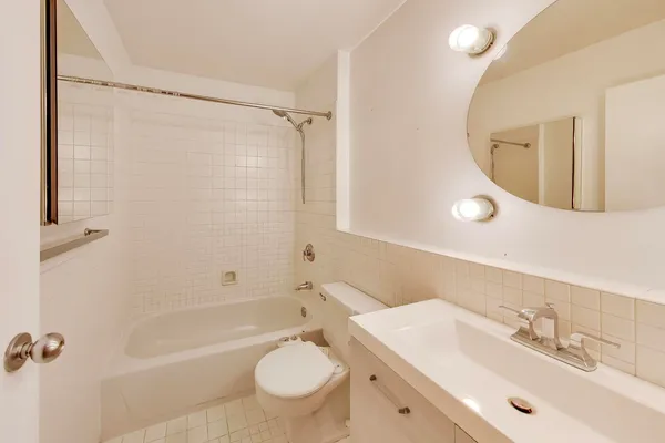 $339,900 | 40 East 9th Street, Unit 1601, Chicago, IL 60605