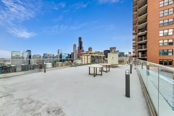 $339,900 | 40 East 9th Street, Unit 1601, Chicago, IL 60605