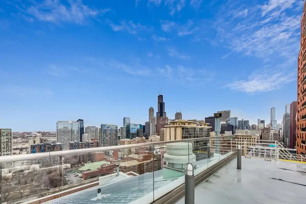 $339,900 | 40 East 9th Street, Unit 1601, Chicago, IL 60605