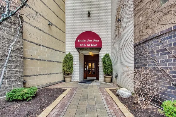 $339,900 | 40 East 9th Street, Unit 1601, Chicago, IL 60605