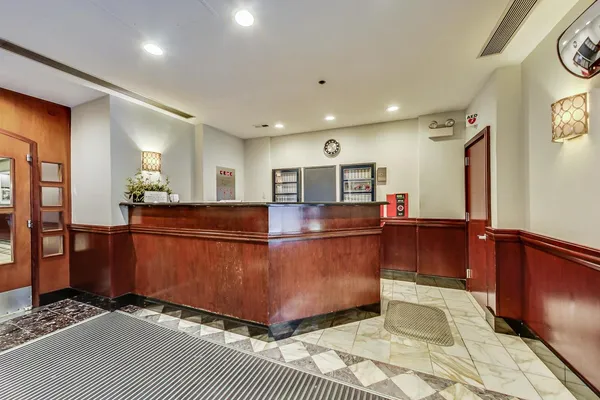 $339,900 | 40 East 9th Street, Unit 1601, Chicago, IL 60605