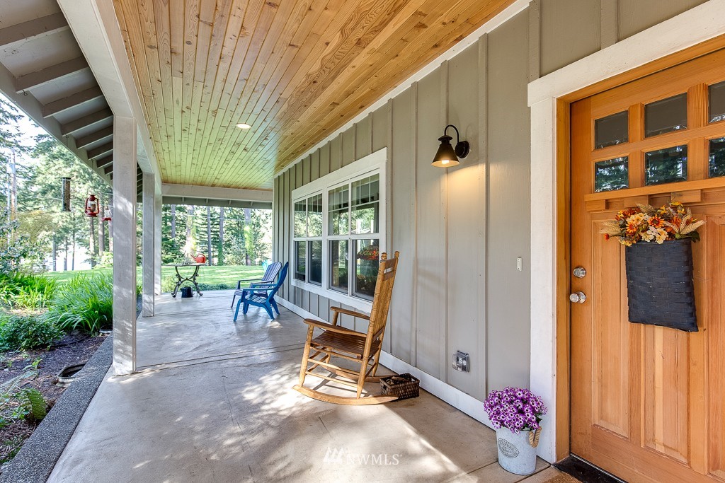 1706 Northeast Jacobson Road Poulsbo, WA 98370 - Photo 8 of 23 Gallery Image 8