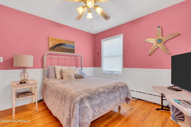 a view of an entryway with furniture