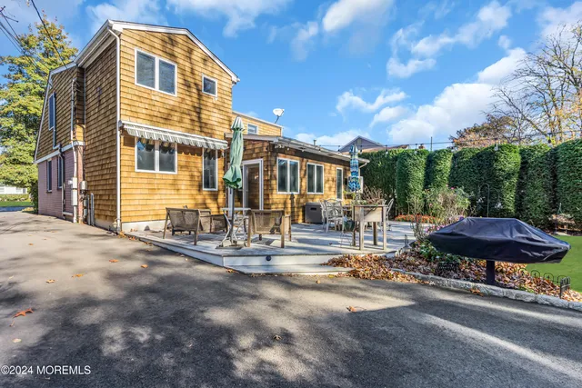 front view of house with a yard