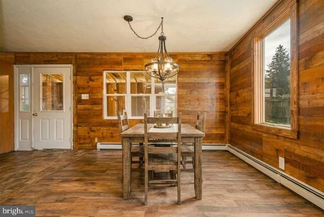 $125,000 | 102 Roanoke Avenue, Oakland, MD 21550