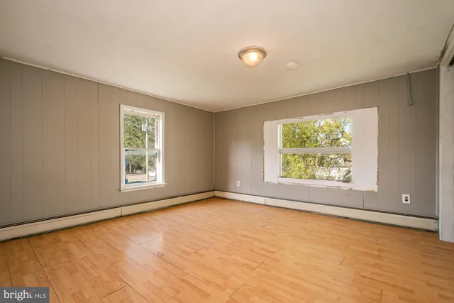 $130,000 | 102 Roanoke Avenue, Oakland, MD 21550